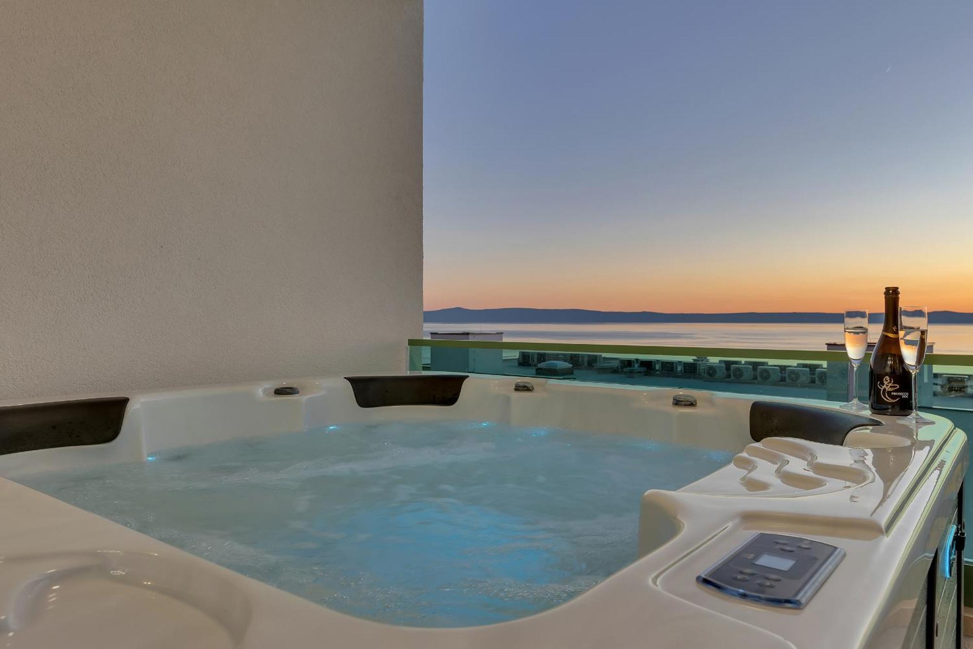 Apartmán Exclusive Penthouse Big Blue With Private Jacuzzi Makarská Exteriér fotografie