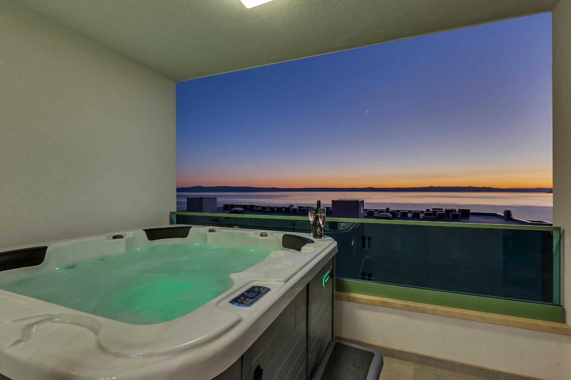 Apartmán Exclusive Penthouse Big Blue With Private Jacuzzi Makarská Exteriér fotografie